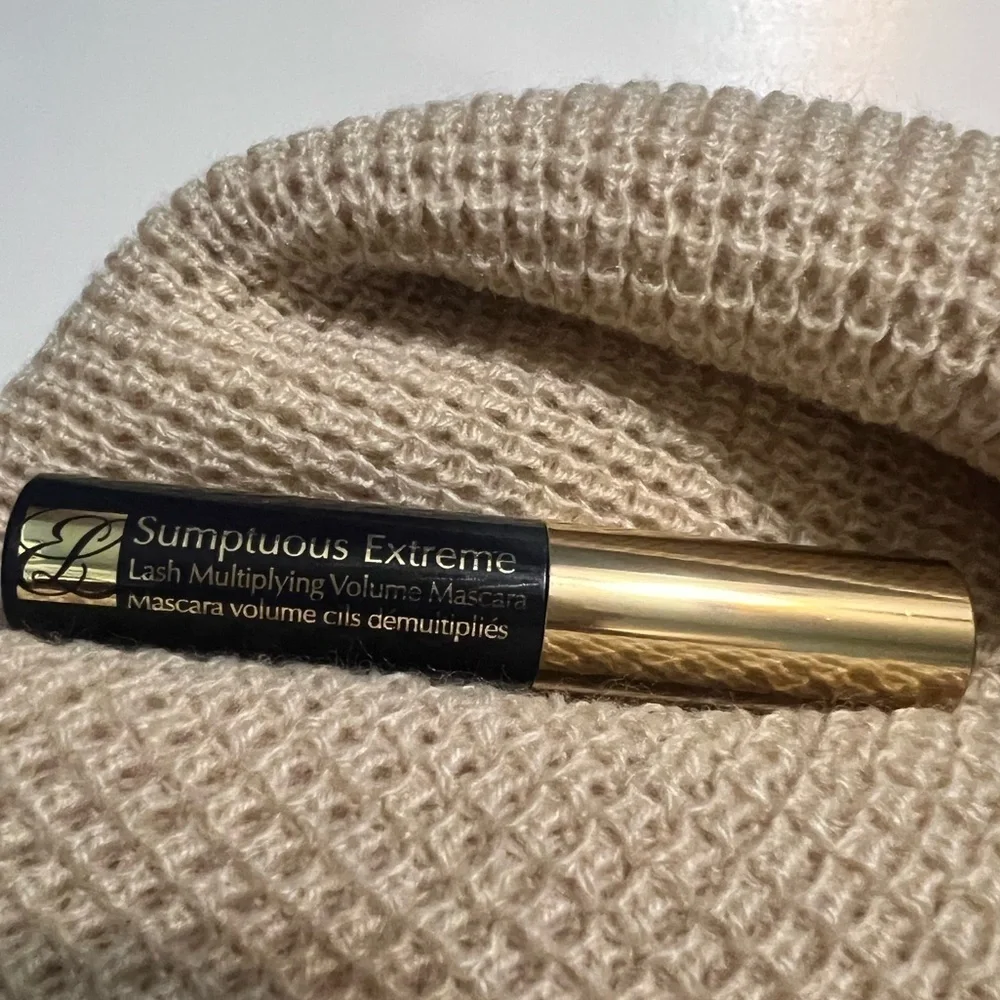 Estée Lauder  Sumptuous Extreme